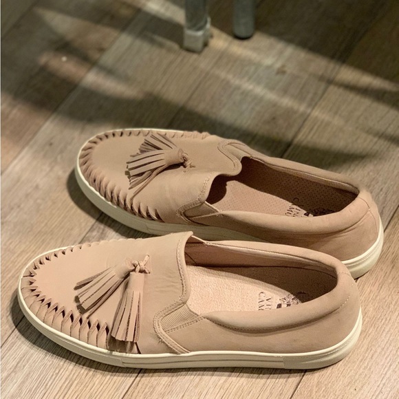 Beige Vince Camuto Sneakers - Size 9 - Picture 5 of 5